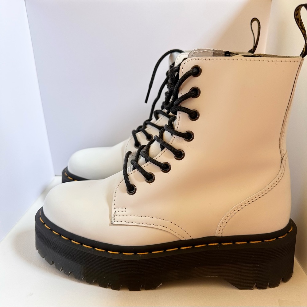 Dr. Martens Jadon Platform Boots in White size 7 - Picture 5 of 8
